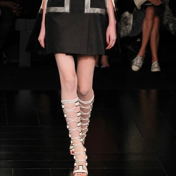 Alexander McQueen ivory black runway coat NWT - Picture 2 of 7